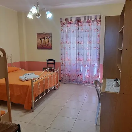 Casa Sybaris 20 Mt Dalla Stazione Piano Terra