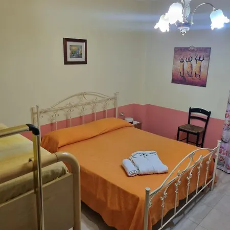 Casa Sybaris 20 Mt Dalla Stazione Piano Terra