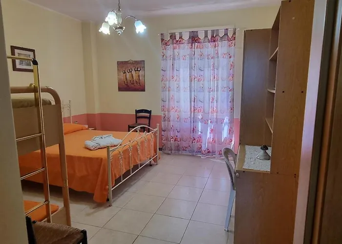 Casa Sybaris 20 Mt Dalla Stazione Piano Terra